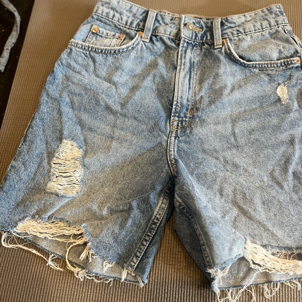 H&M Bermuda jean shorts size 4